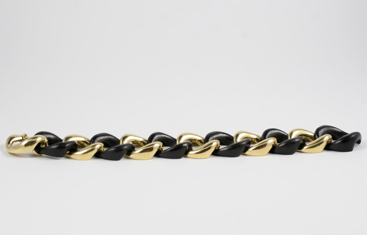 Bracelet à maillons en or 18 carats et bois d'ébène Pour femmes en vente