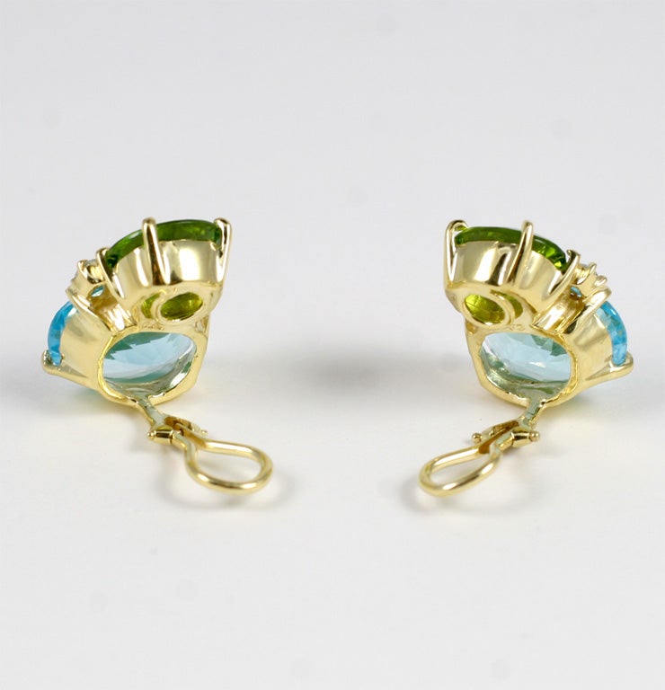 Large GUM DROP™ Earrings with Peridot and Blue Topaz and Diamonds In New Condition For Sale In New York, NY