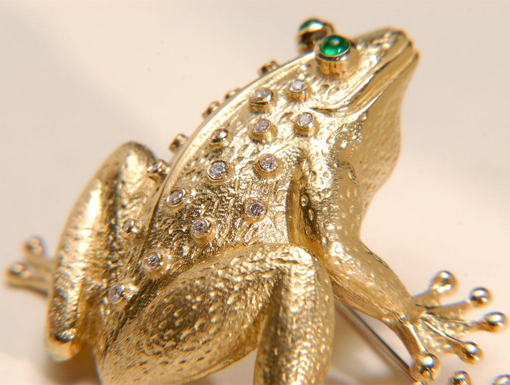 Charming English 18k Emerald and Diamond Frog Brooch 2