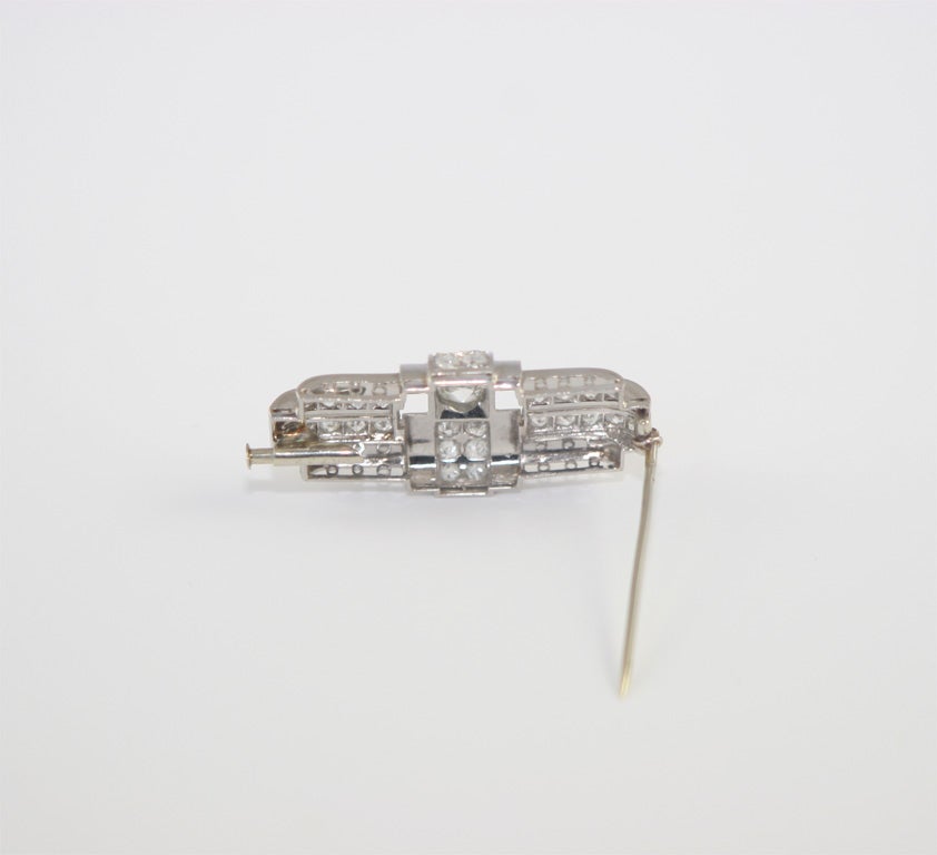 DUSAUSOY Paris Art Deco Diamond Brooch For Sale 2