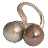A "toi et moi" pearl ring
