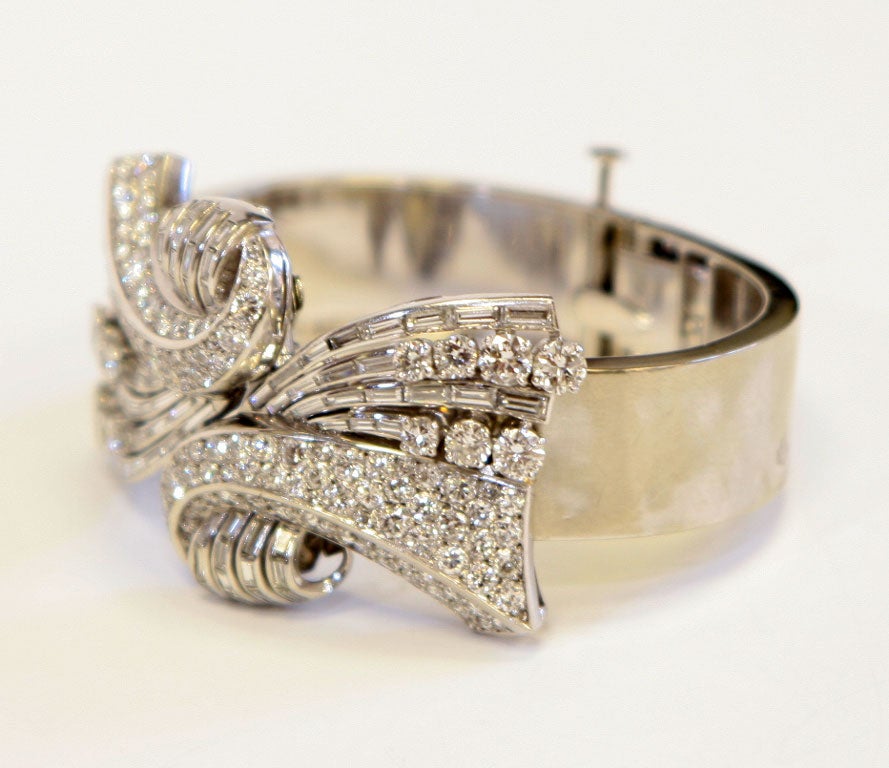 Elegant Platinum Diamond Dress Clip / Bracelet Combination In Excellent Condition For Sale In New York, NY