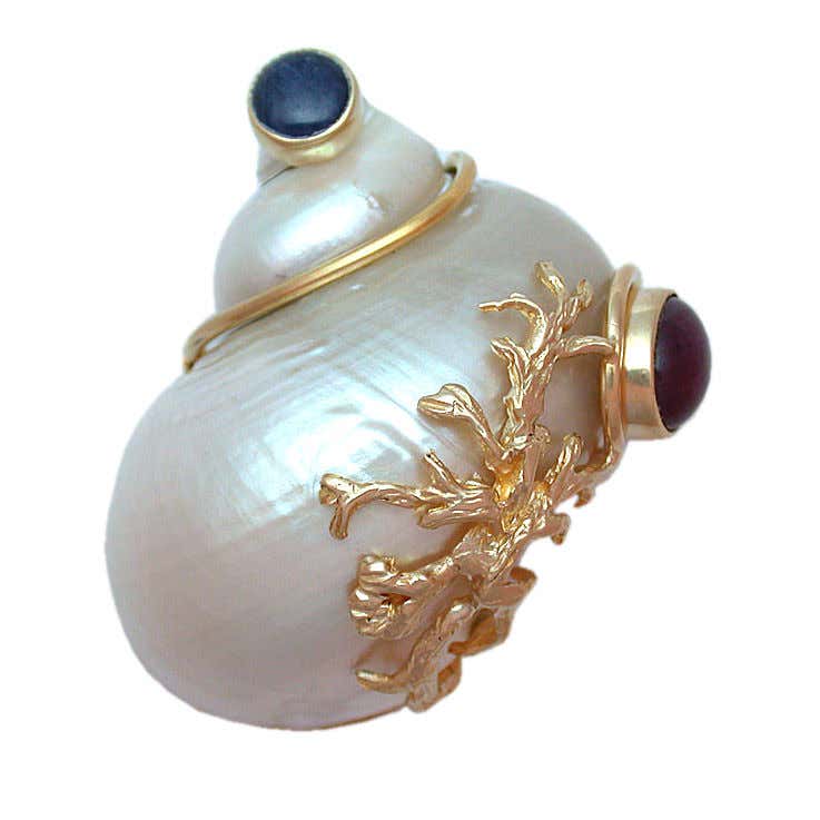 SEAMAN SCHEPPS Gold and Shell Brooch For Sale at 1stDibs