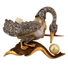 Natural Pearl Swan Pin