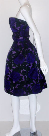 1950's MINGOLINI GUGGENHEIM Purple & Black Floral Print Silk Dress Set size 2-4 In Excellent Condition For Sale In Los Angeles, CA