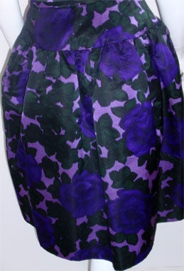 1950's MINGOLINI GUGGENHEIM Purple & Black Floral Print Silk Dress Set size 2-4 For Sale 3