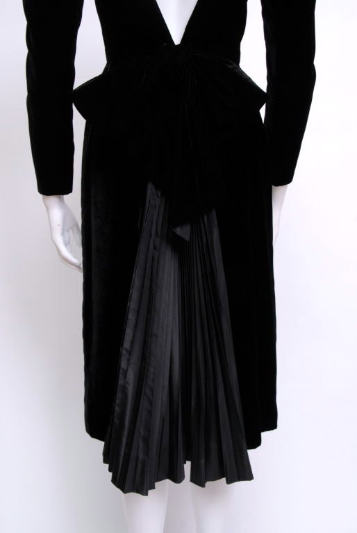 Lanvin Black Velvet V-Neck Back with Bow Cocktail Dress In Excellent Condition In Topanga, CA