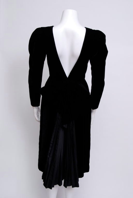 Women's Lanvin Black Velvet V-Neck Back with Bow Cocktail Dress
