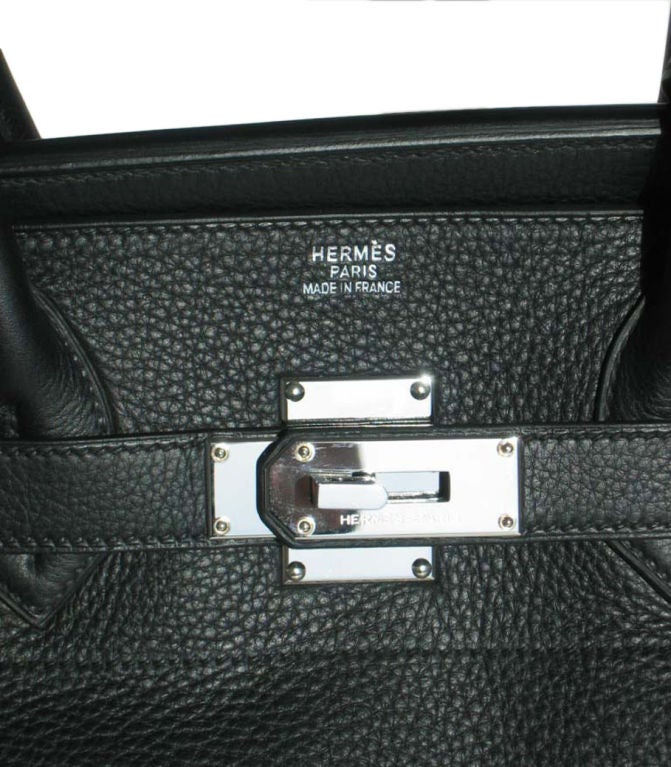 JEAN PAUL GAULTIER Shoulder Birkin<br />
Authentic, Hermès Shoulder Birkin Bag!!<br />
<br />
42cm in Black Textured Leather called 