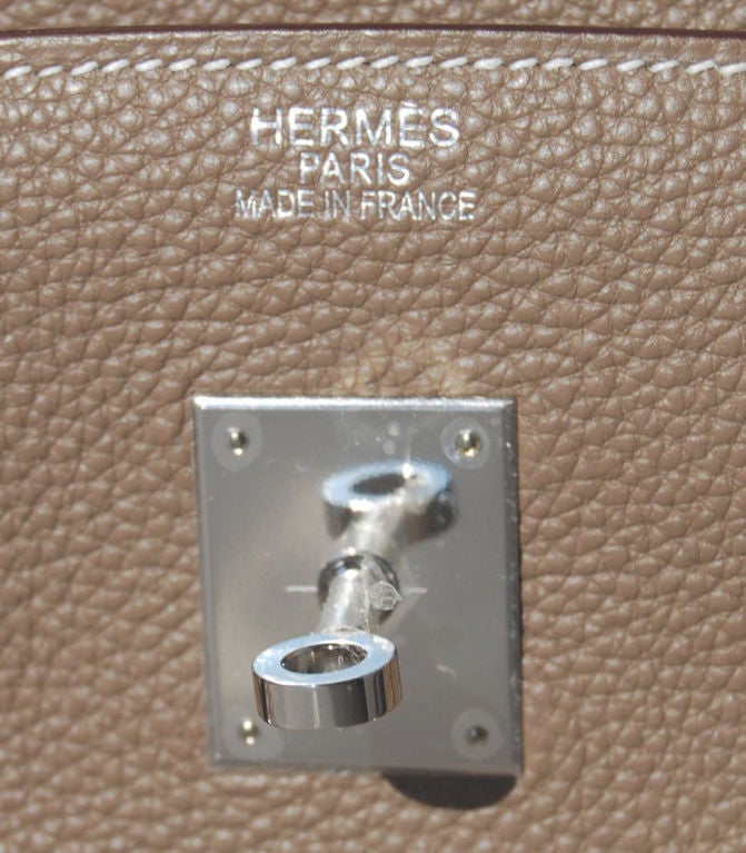 Hermès Birkin 35cm in Etoupe Togo with Palladium Hardware | <br />
L Stamp<br />
<br />
Beautiful bag!<br />
<br />
The bag measures 35 cm/ 14
