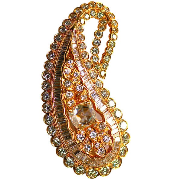 Exquisite Diamond ''Jiqua'' Pin by Van Cleef & Arpels
