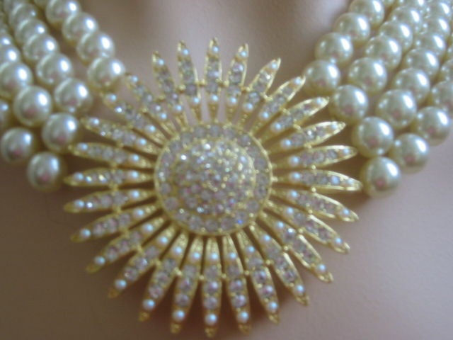 uploading  	RICHARD SERBIN Stunning Crystal Pendant White Pearl Necklace<br />
USA<br />
1980's<br />
Stunning Crystal Pendant White Faux Pearl Necklace from Richard Serbin<br />
<br />
Created in the early 1980's for the Runway collection of