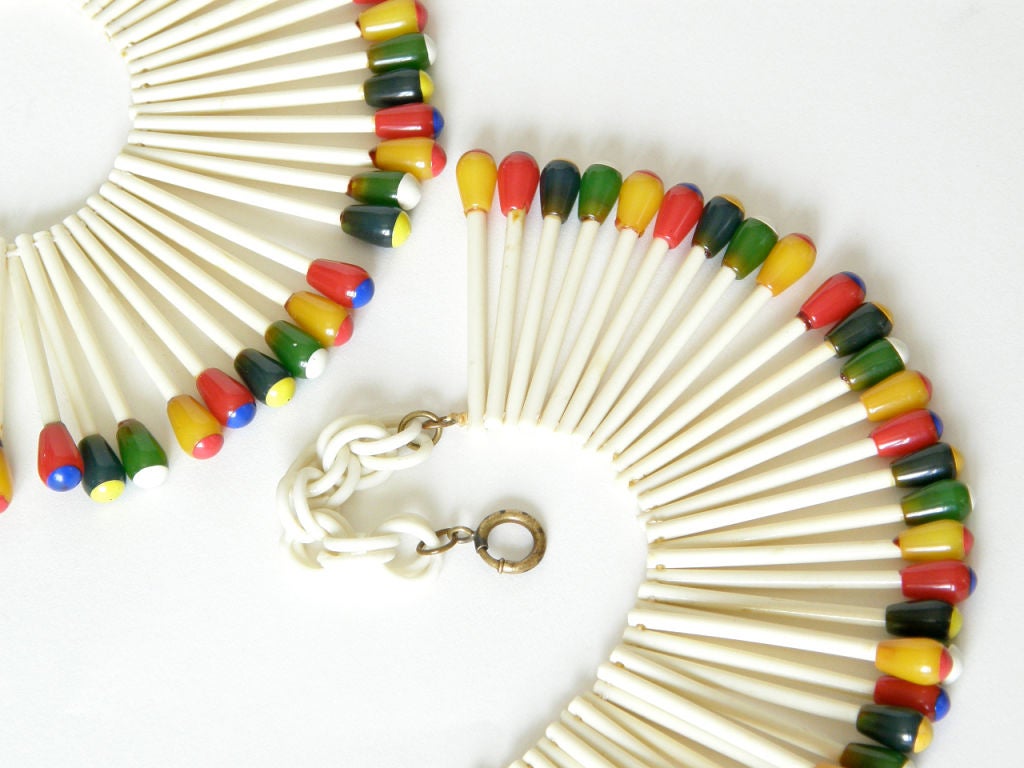 paper plate egyptian necklace