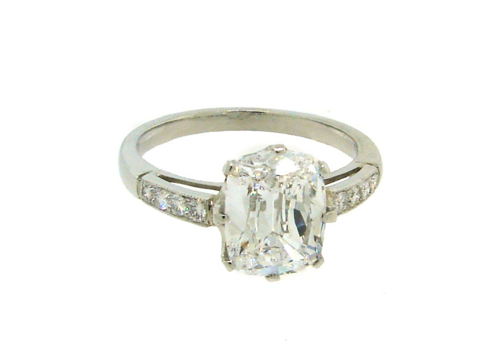 2 carat cushion cut diamond ring