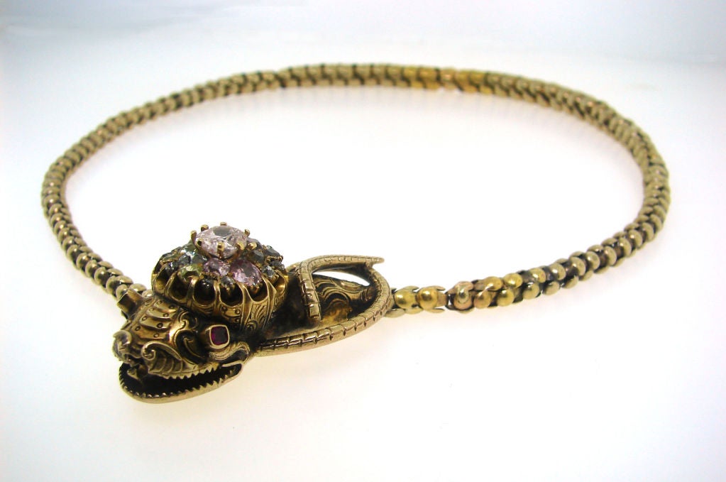 Collier serpent ancien en diamants naturels de couleur fantaisie Bon état - En vente à Beverly Hills, CA