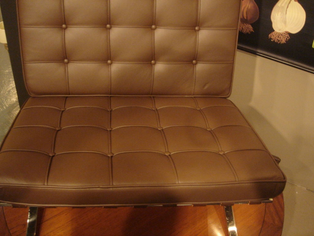 Late 20th Century Pair of Vintage Knoll Barcelona Chairs in New Brown Leather