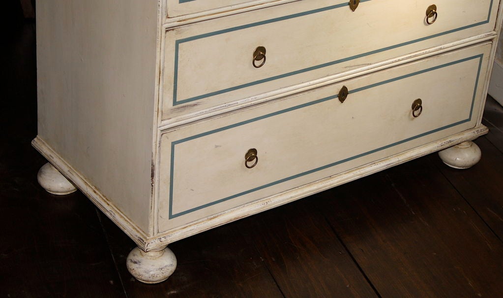 Painted 'Bun Foot' Chest of Drawers 4