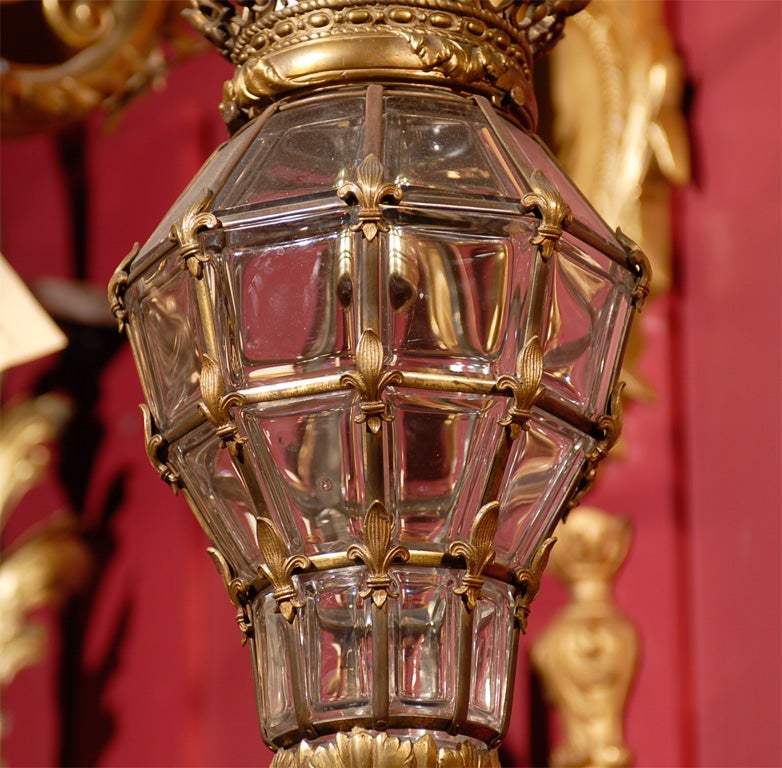 Versaiiles Style Lantern in Gilt Bronze and Crystal In Excellent Condition For Sale In Atlanta, GA