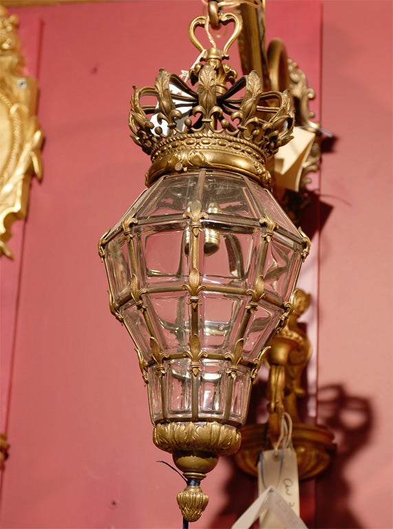 Versaiiles Style Lantern in Gilt Bronze and Crystal For Sale 3