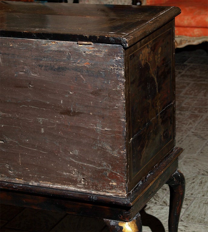 Rare 18th century Queen Anne lacquer chest on stand 3
