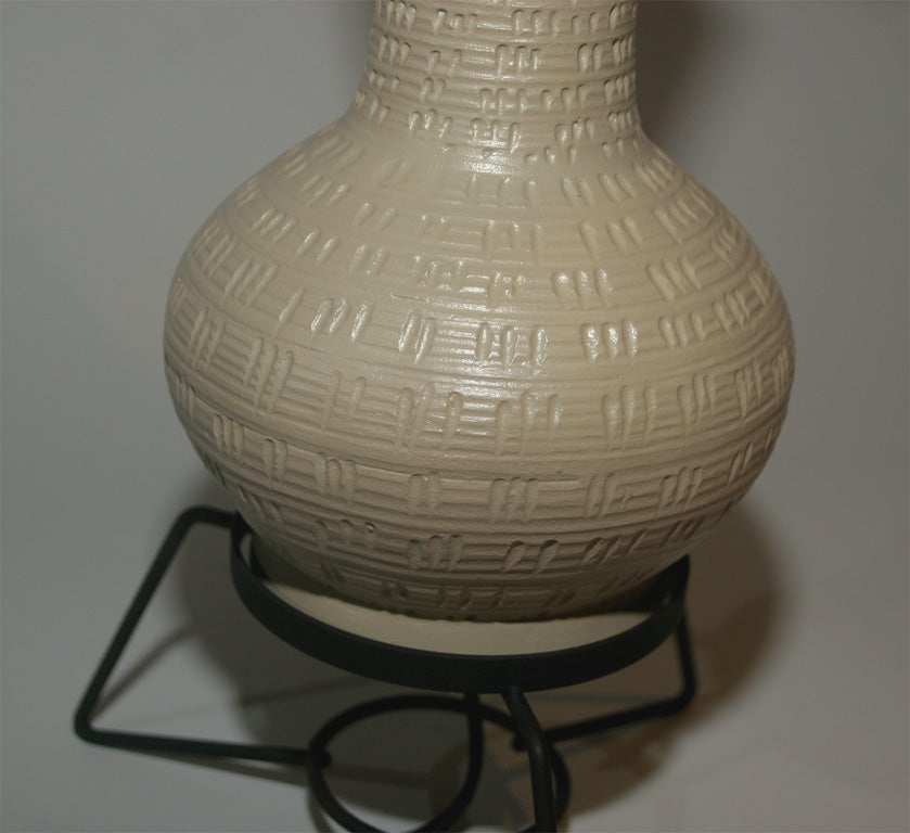 American Pair Of Pale Camel Plaster Urn Lamps on Tripod Wire Bases