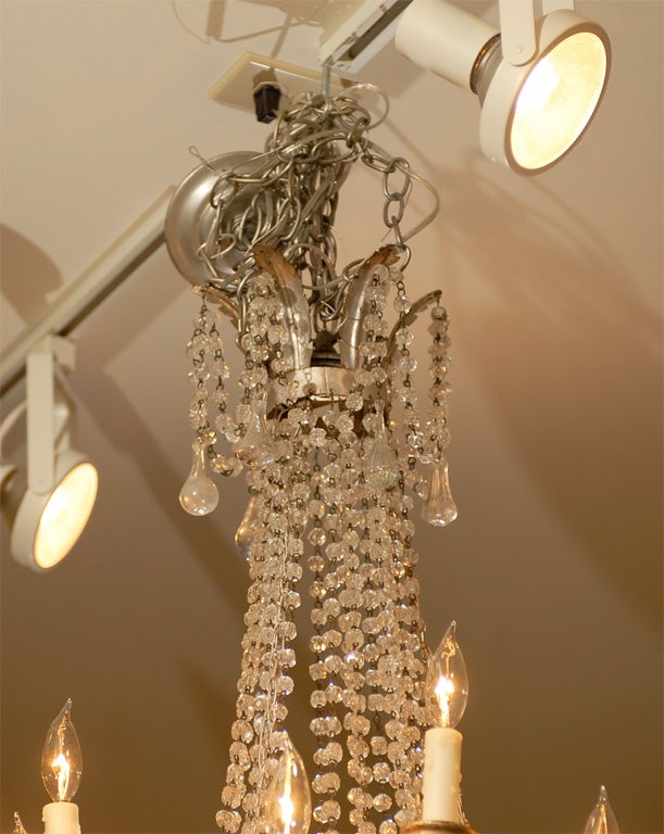 20th Century Italian Gilt Metal and Crystal Chandelier For Sale 1
