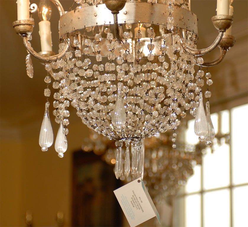 20th Century Italian Gilt Metal and Crystal Chandelier For Sale 2