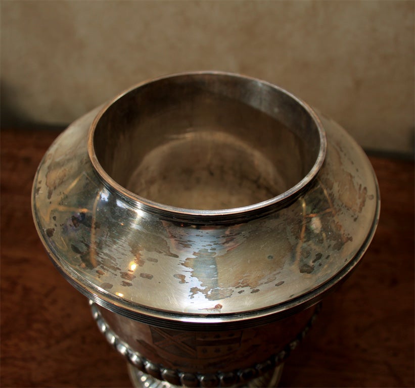English Sheffield silver plate wine bucket with liner For Sale 5