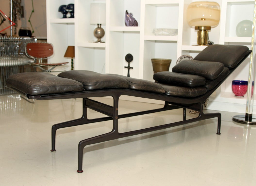 Charles and Ray Eames "Billy Wilder" Chaise