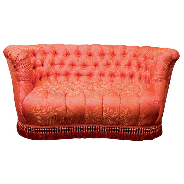 Petite Tufted Settee