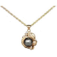 Elegant 18 KT Gold Chain With Tahitian Pearl Drop and Diamonds