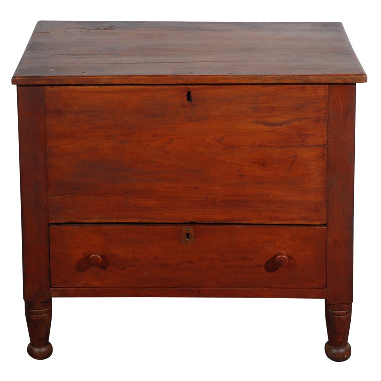 19THC NEW ENGLAND SUGAR CHEST W ORIGINAL TURNED LEGS