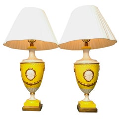 A PAIR OF NEOCLASSIC STYLE TABLE LAMPS. ENGLISH, 20th CENTURY