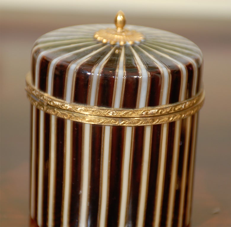 Set of Three French Dressing Table Jars For Sale 6
