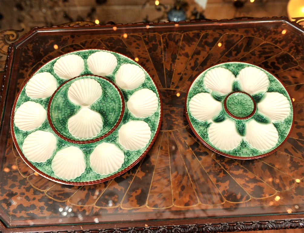 Set of French Majolica Oyster Plates In Excellent Condition In New York, NY