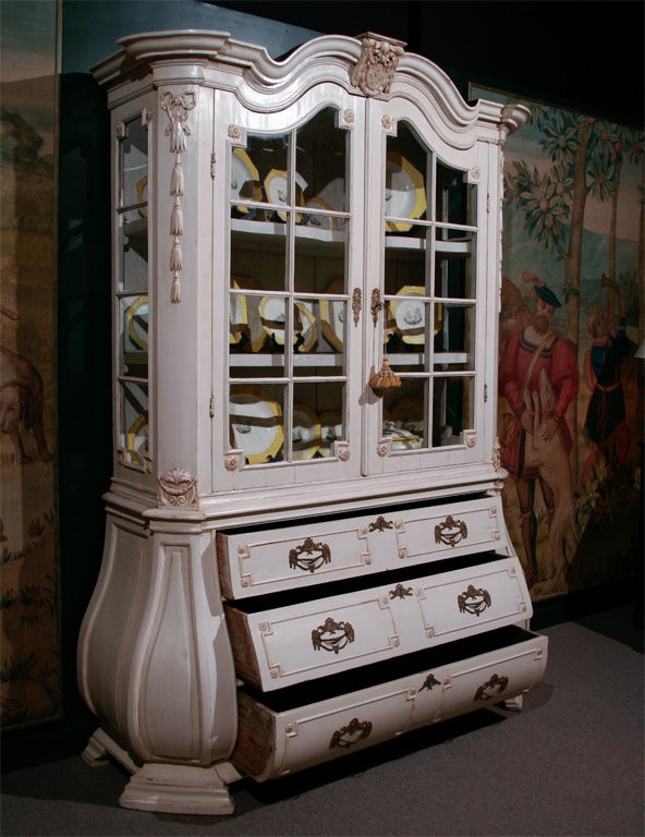 Pine Painted Dutch Bombay Vitrine For Sale