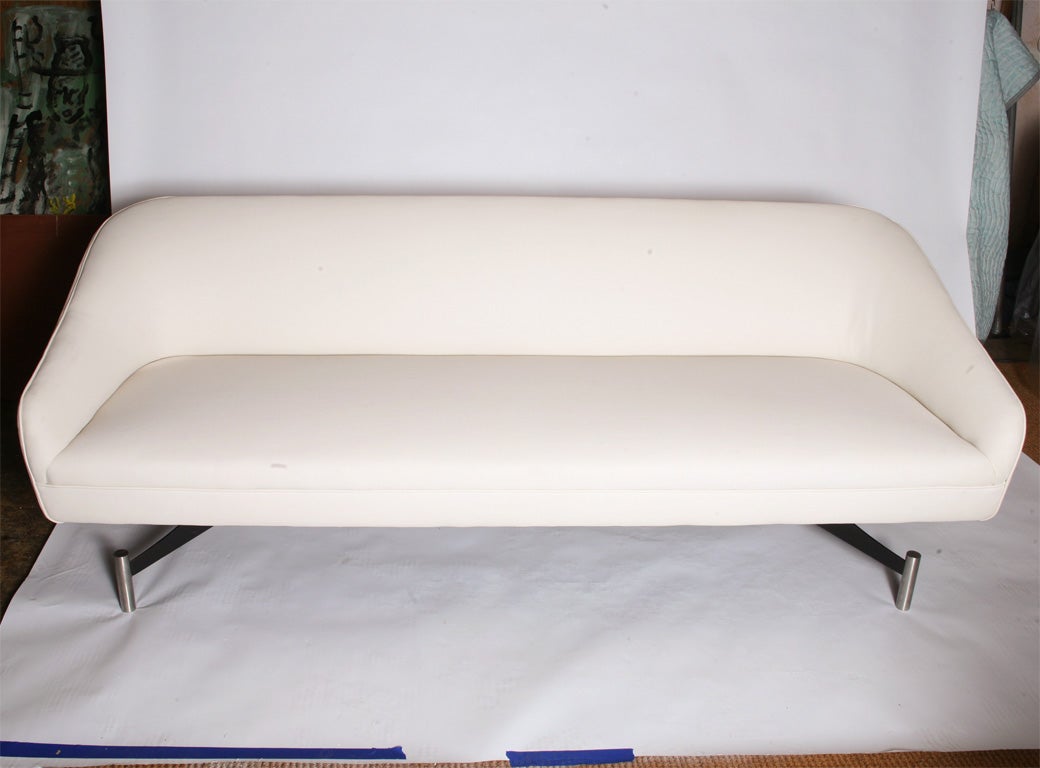 Vladimir Kagan Sofa mit Schwanenrücken

kunstleder und Stahl