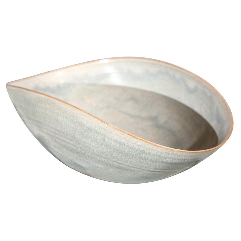 Large glazed ceramic folded bowl by Otto and Gertrud Natzler at 1stdibs