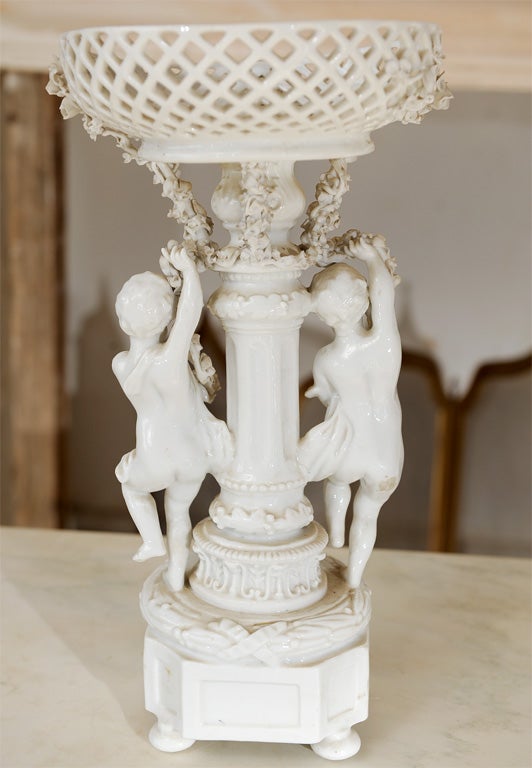 19th c. porcelain French Epergne For Sale 3