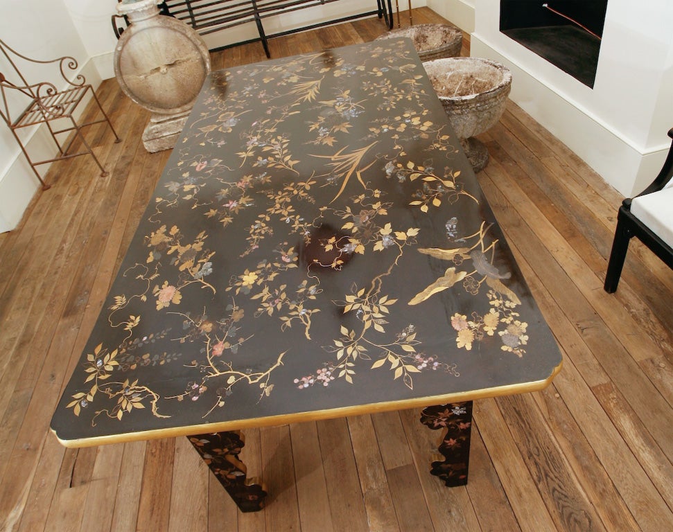 An Important Japanese Export Nagasaki Lacquer Centre Table In Good Condition For Sale In London, GB
