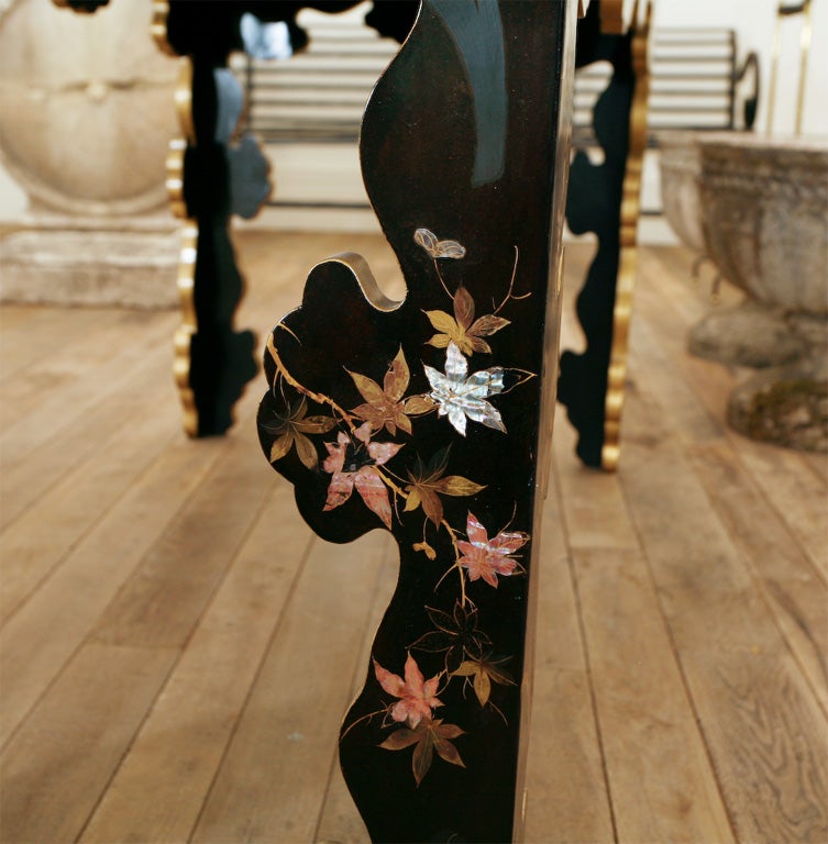 19th Century An Important Japanese Export Nagasaki Lacquer Centre Table For Sale