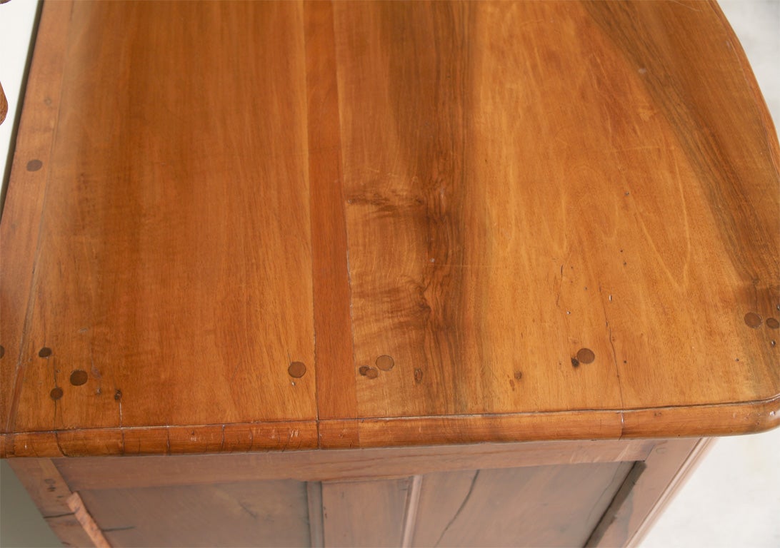 Rarísimo cajón Luis XV de tres cajones  Cómoda de Madera de Olivo en venta 3