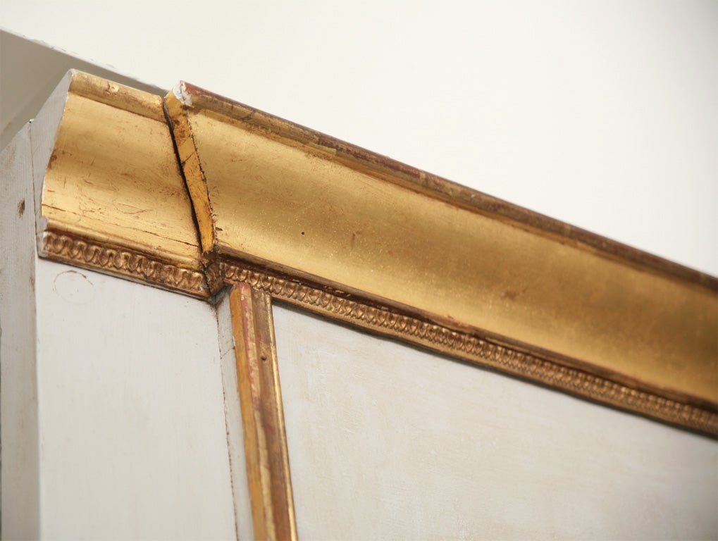 Miroir Trumeau Empire doré avec décoration de panier blé en vente 3