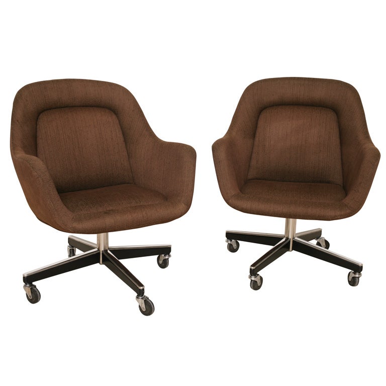 Max Pearson Egg Style Armchairs for Knoll at 1stdibs