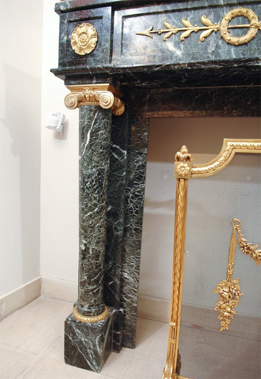 Superb 19th Century Empire bronze mounted mantle For Sale 3