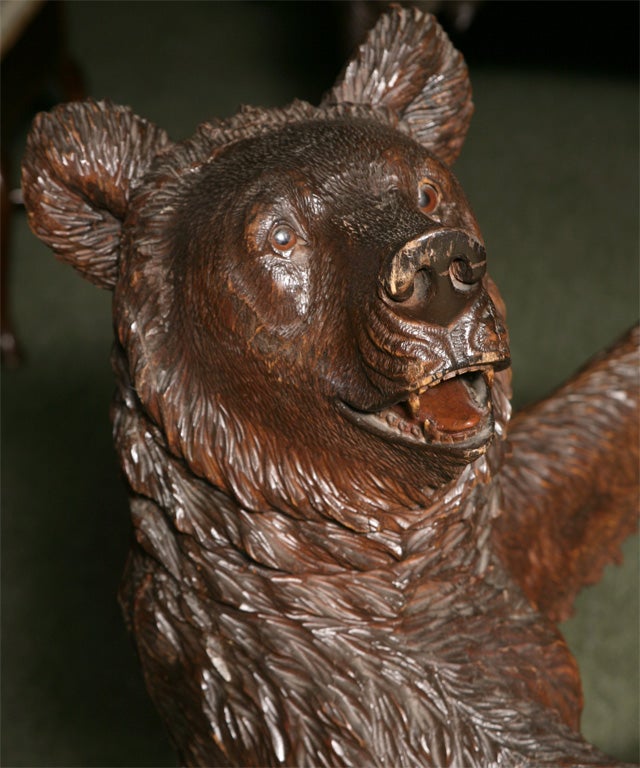 A very rare Black Forest bear chair. For Sale 3