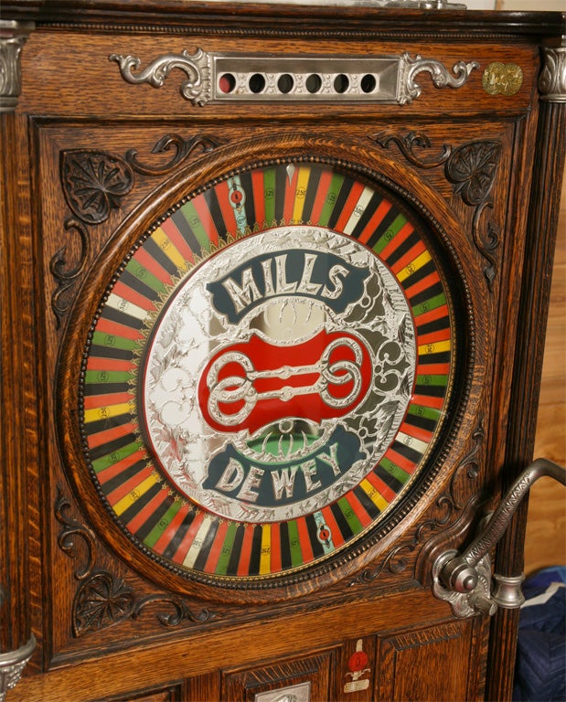 20th Century A rare Mills Double Dewey slot machine For Sale