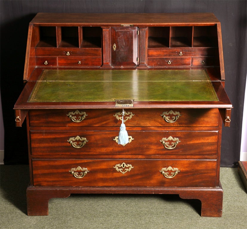 18th Century and Earlier An English late 18th century mahogany slant top desk For Sale