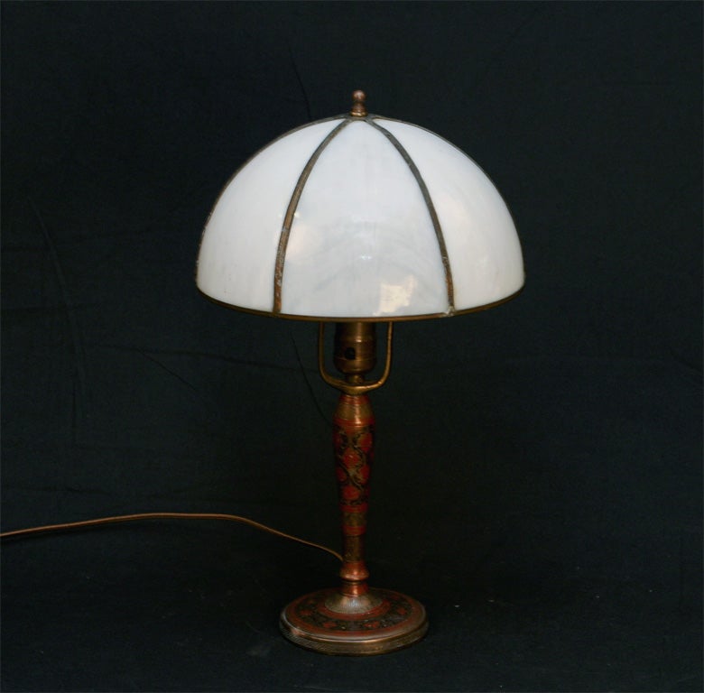 Slag Glass Table Lamp with Painted Base For Sale 4