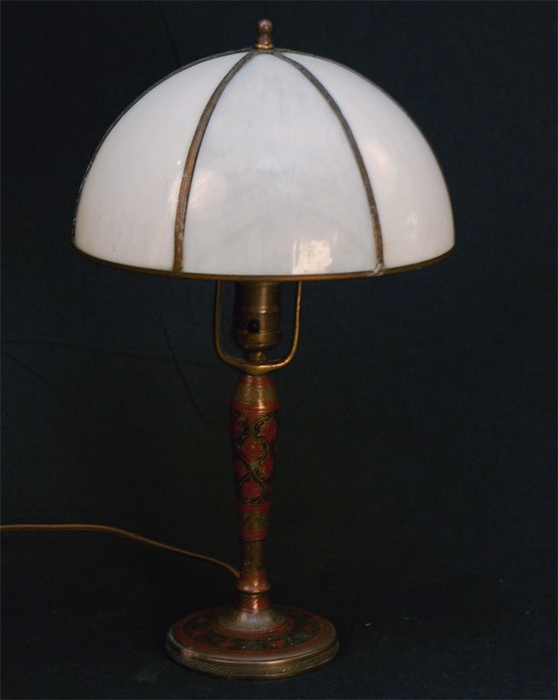 Slag Glass Table Lamp with Painted Base For Sale 5